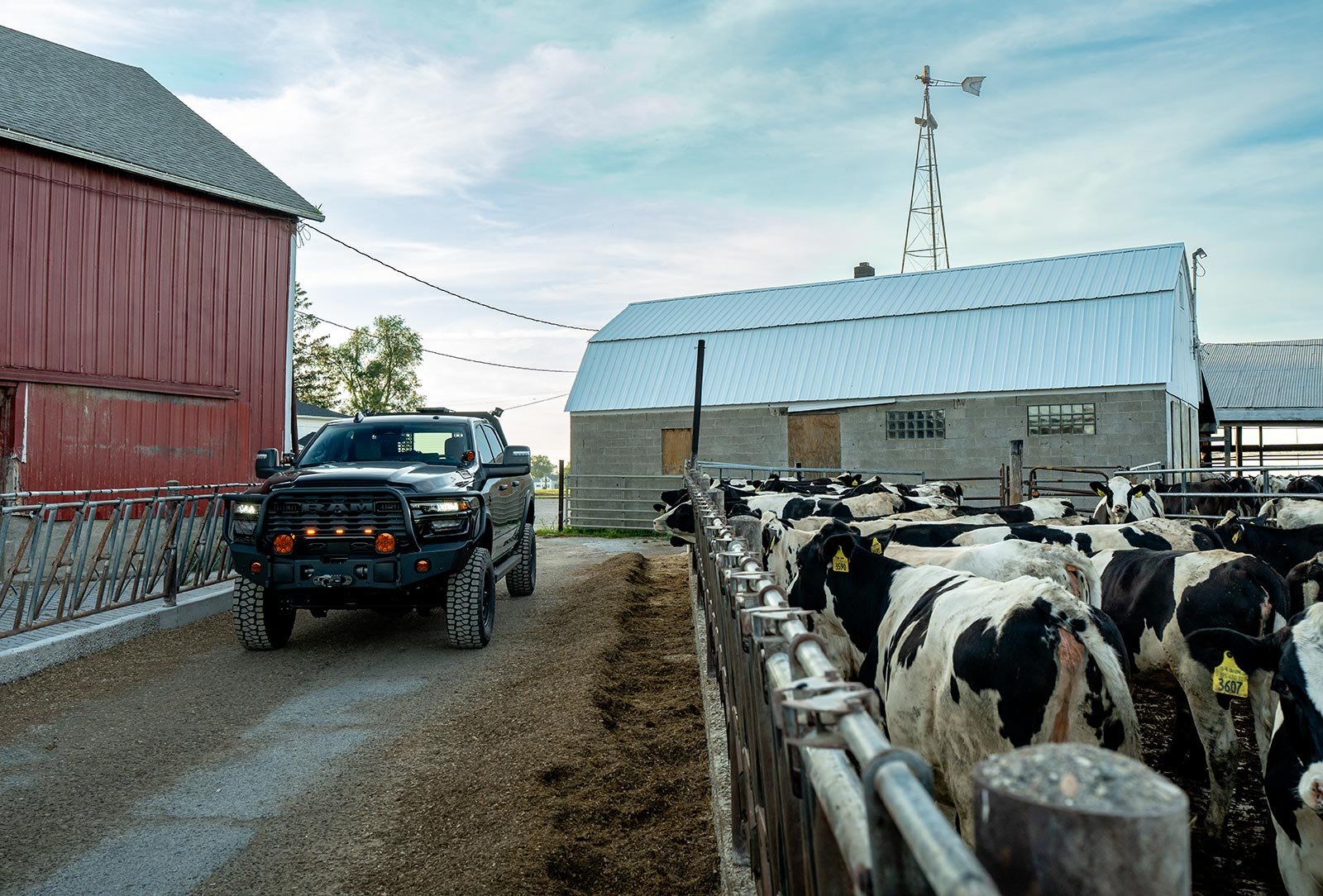 299-AGwagon-081125-Ram